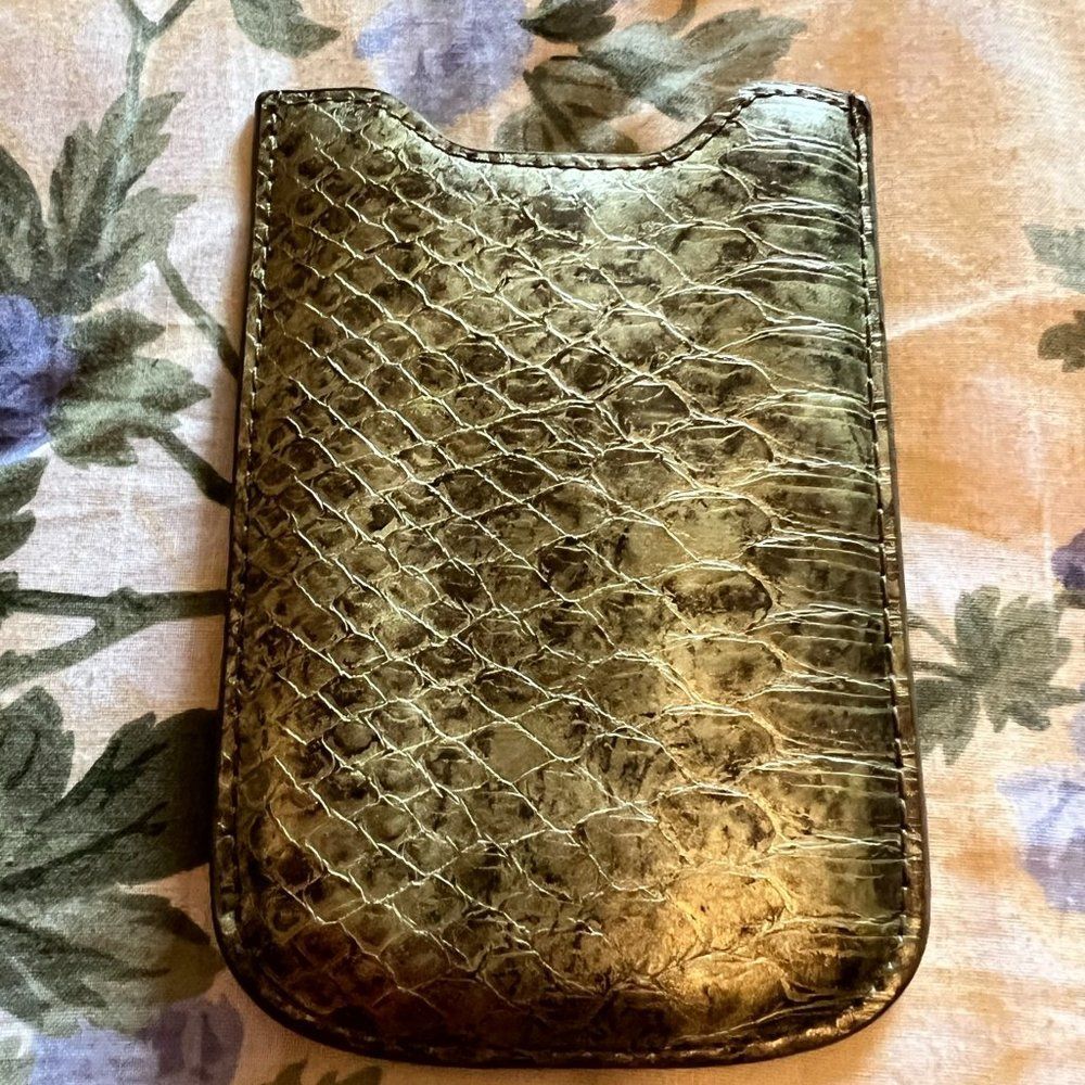 Chico's Reptile Embossed Green Phone Case/Sleeve